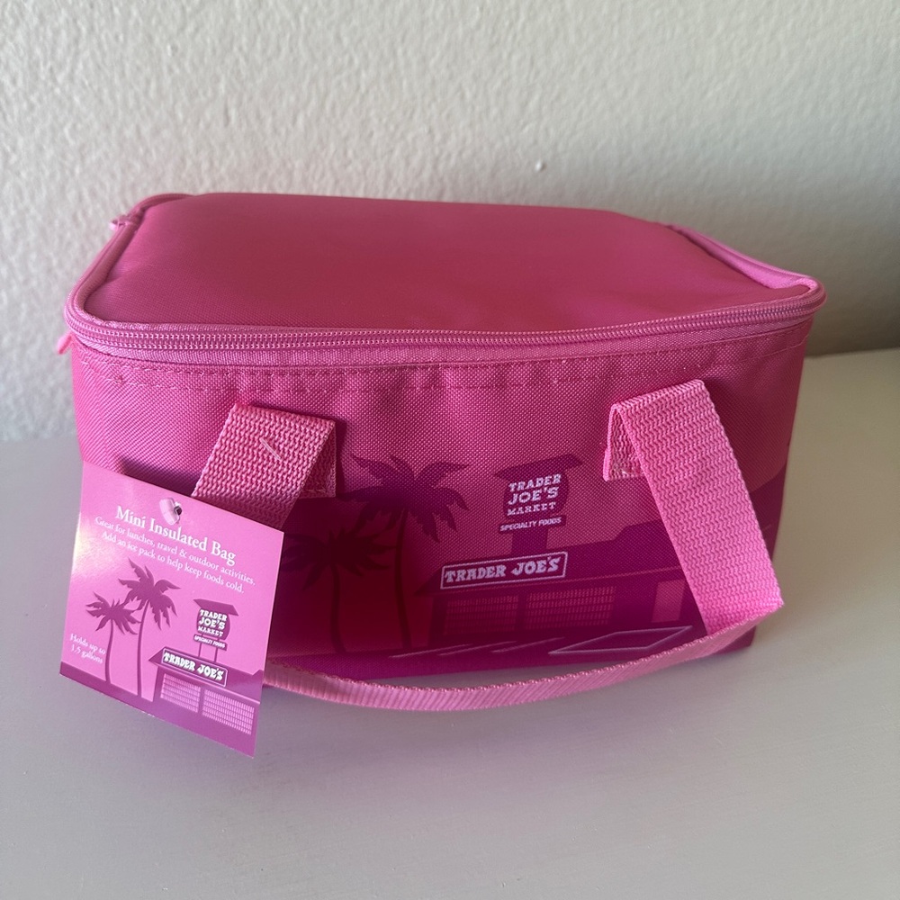NWT Trader Joe’s Mini Insulated Cooler Bag Lunchbox - Light Pink